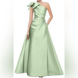 Elegant Sage Green Evening Gown/ Mother of the Bride/Bridesmaid